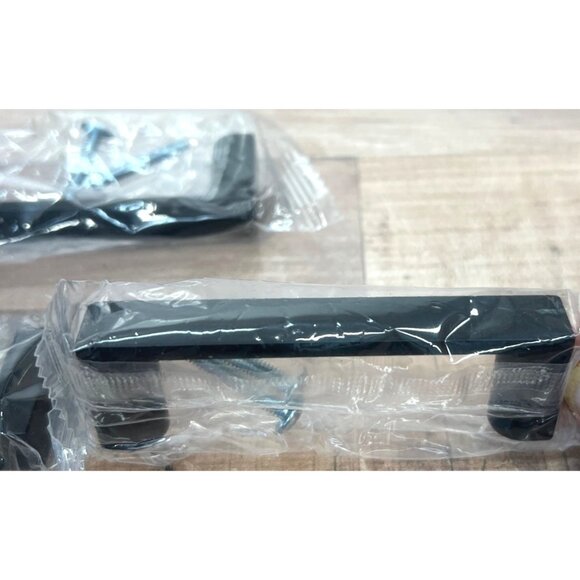 Matte Black Cabinet Pull Handles With Screws Vero 5097626 3.5'' - Picture 3 of 3